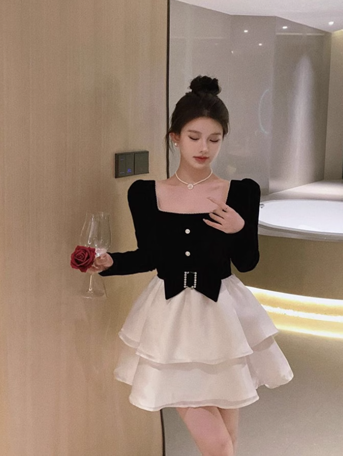 Birthday dress high-end Hepburn style dress high-end niche toast dress square collar dress R1798