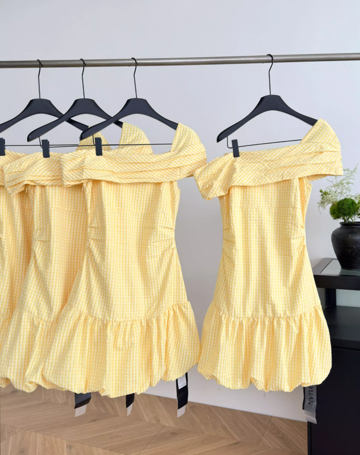 Off-shoulder yellow plaid bud texture A-line elastic waist dress R2065