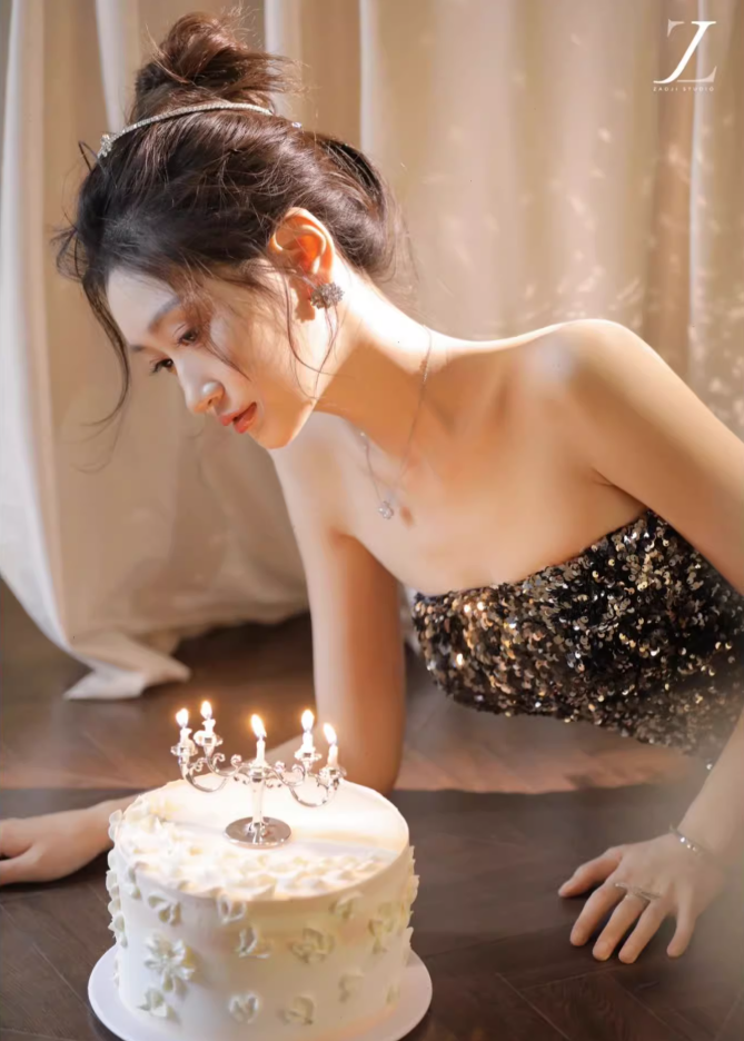 Birthday party small dress skirt high-end niche temperament sequin tube top dress two-piece suit R1783