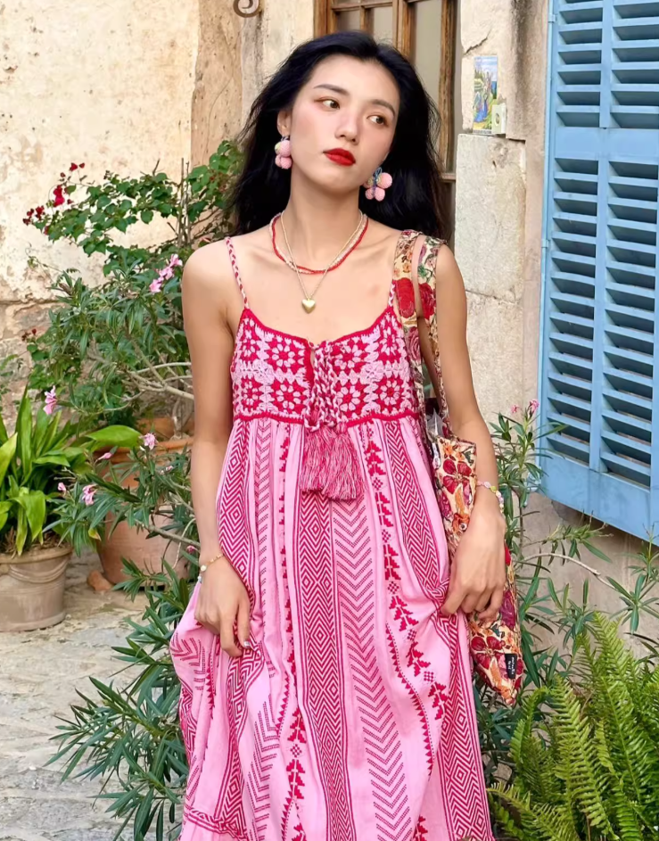 Travel wear ethnic style embroidery seaside vacation suspender dress R1573