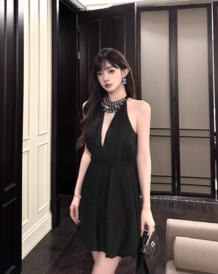 Birthday dress high-end party dress high-end niche exquisite black halter dress R1795