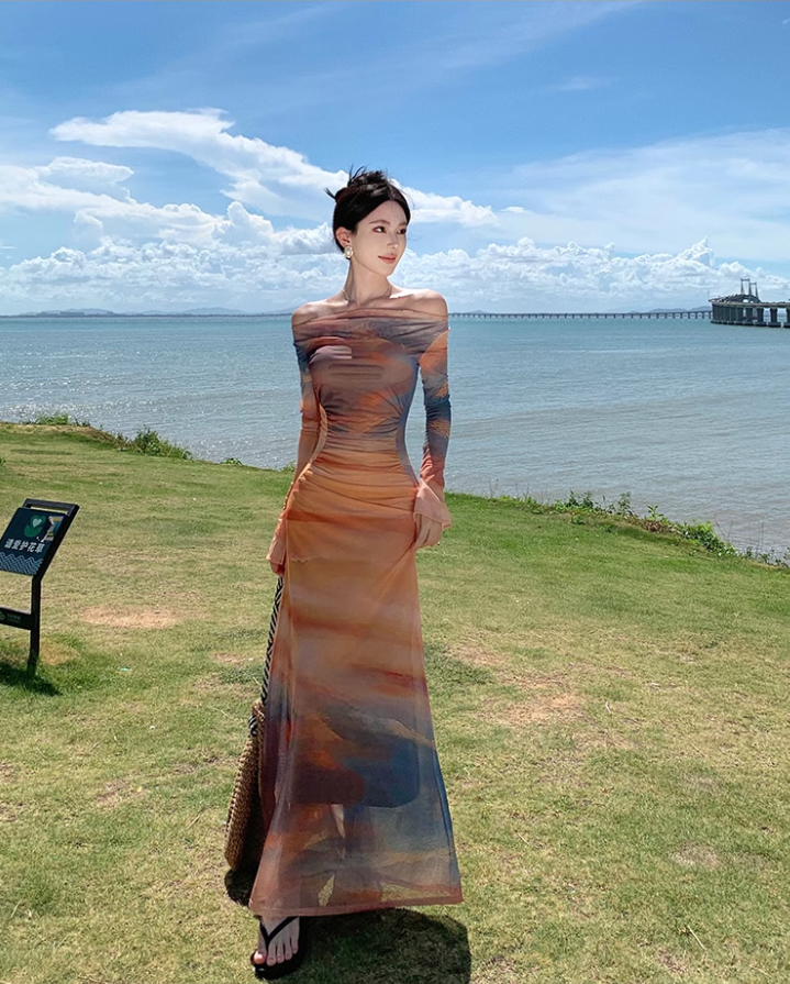 Beach dress with slim waist and elegant long sleeves, holiday style tie-dye dress R1606