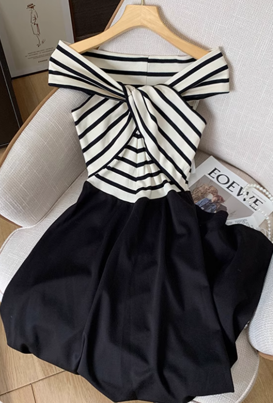 Navy collar gentle style dress women's new black and white waist temperament dress long skirt R3998