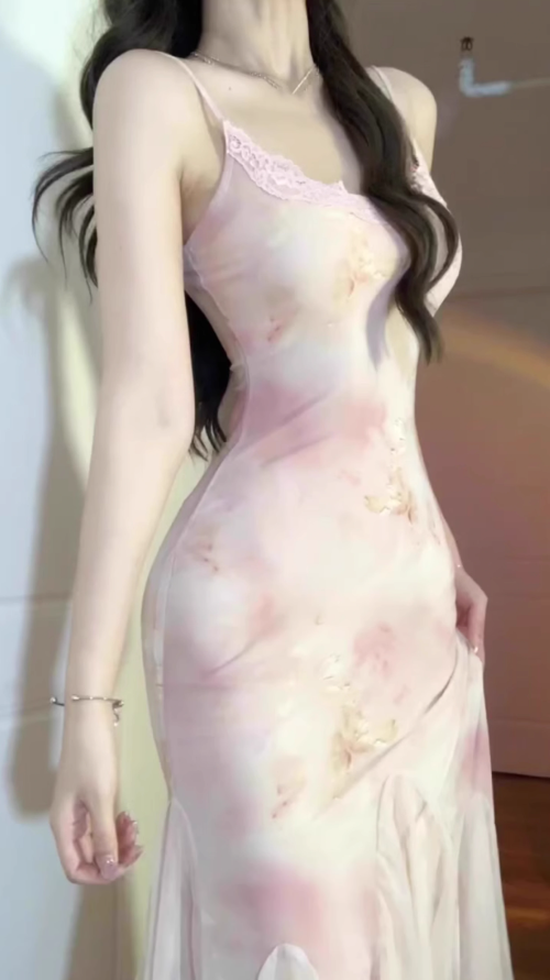 Floral suspender dress, gentle temperament, beautiful waist, slim fit, hip skirt R0588