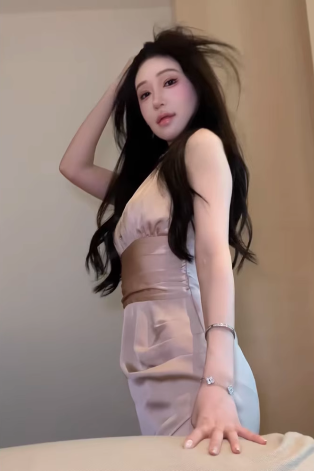 French diamond sleeveless dress 2025 hot girl waist hip skirt R1083