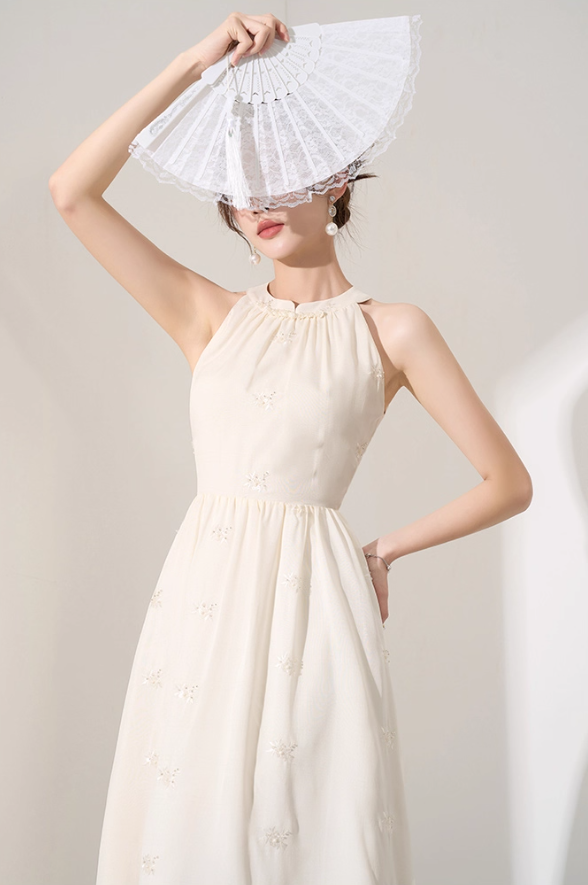 Niche design halter neck dress new summer high-end mid-length French temperament waist skirt R4255