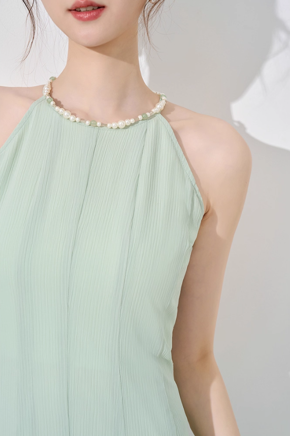 Temperament halterneck dress new summer French waist high-end mid-length skirt R4216