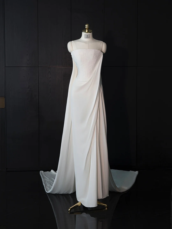 White strapless fitted long ball gown/bridal dress R8961