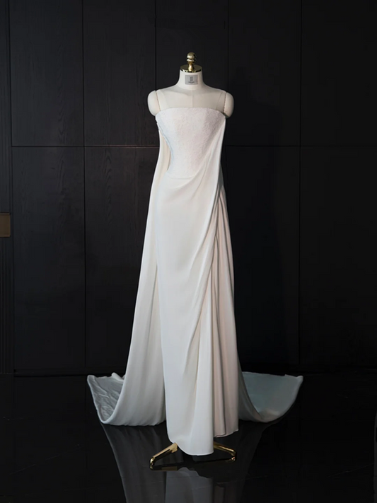 White strapless fitted long ball gown/bridal dress R8961