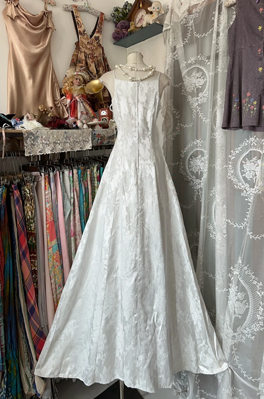 White suspender satin waist slim fit temperament A-line long skirt ball gown R6186