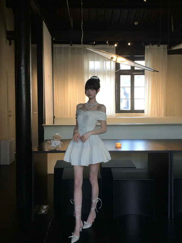 White gentle one-shoulder waist slim A-line short skirt homecoming dress R5092