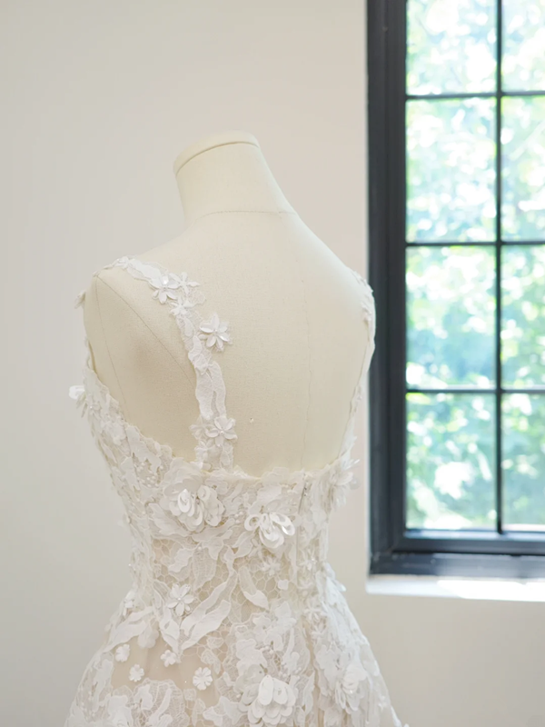 White lace floral print fitted midi ball gown/bridal dress R8500