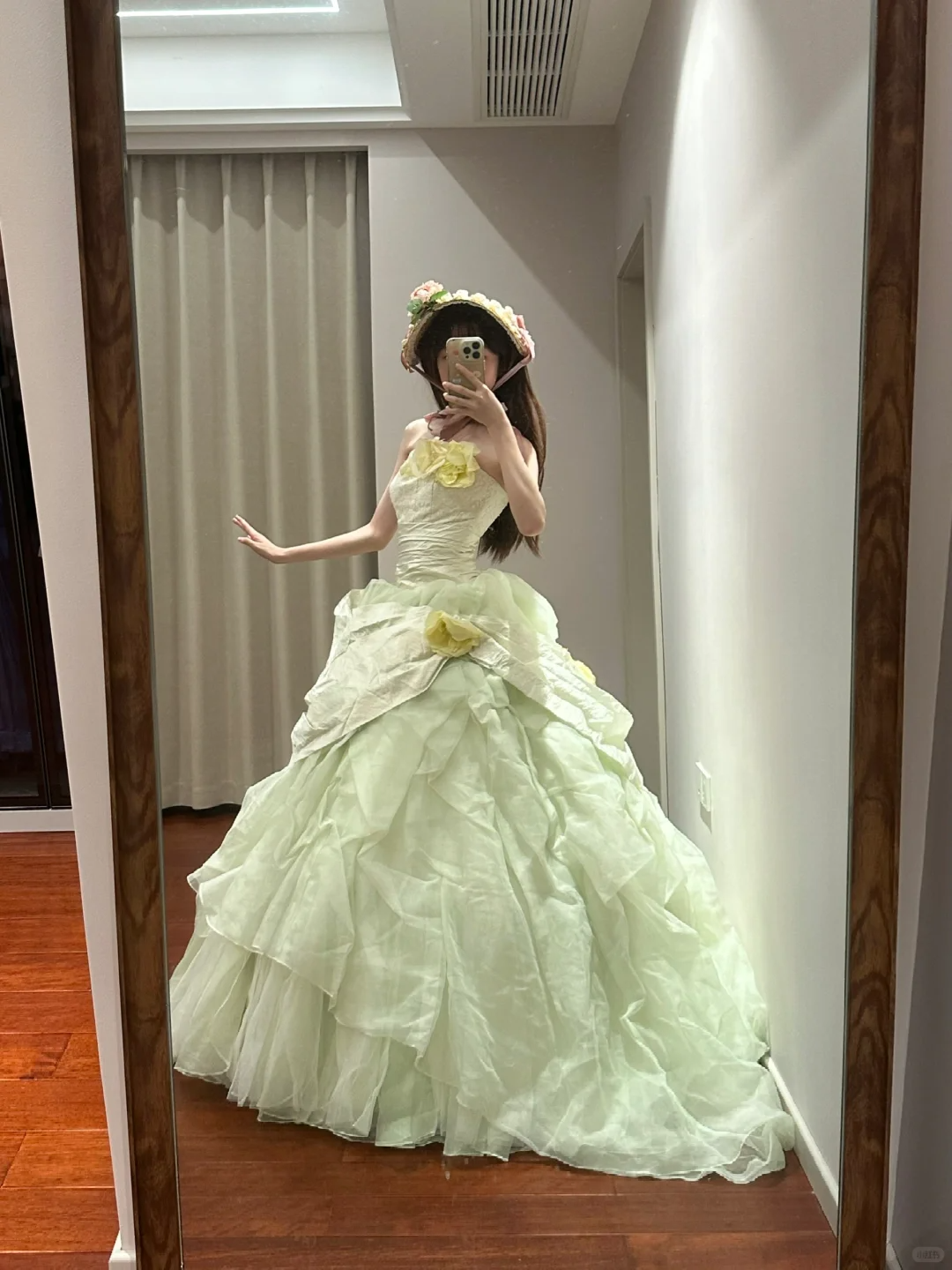 Light green strapless, fitted waist, full skirt, long ball gown R8841