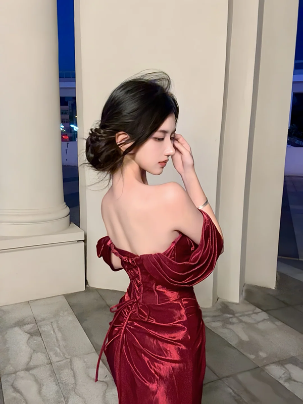 Red off-the-shoulder fitted waist sexy fishtail long ball gown R8131