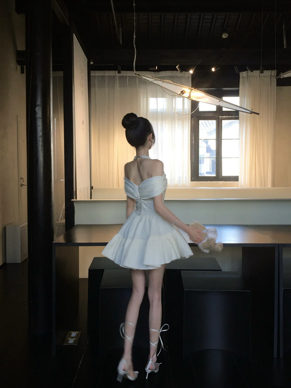 White gentle one-shoulder waist slim A-line short skirt homecoming dress R5092