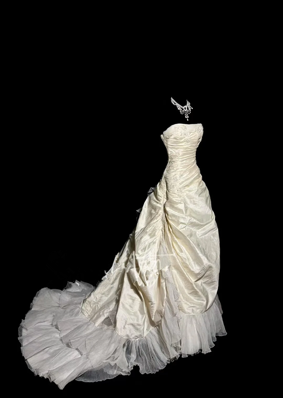 Ivory white strapless fitted waist slim-fitting ball gown with a full skirt R6666