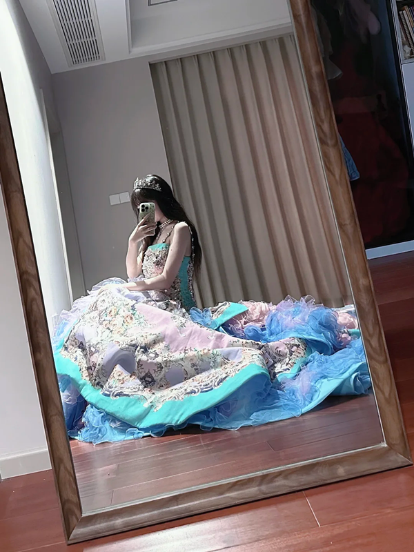 Light blue floral print strapless fitted waist slim-fitting ball gown with a full skirt R8629