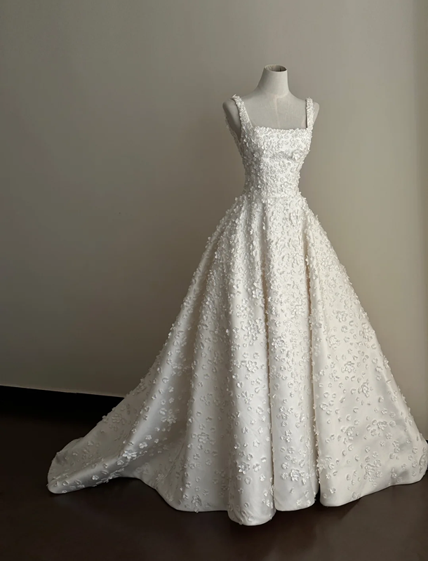 White floral spaghetti strap, waist-cinched, slim-fit, full-skirted long prom dress R7971