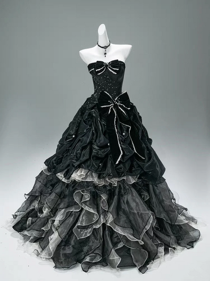 Black strapless bridal gown with slim waist and puffy skirt R5753