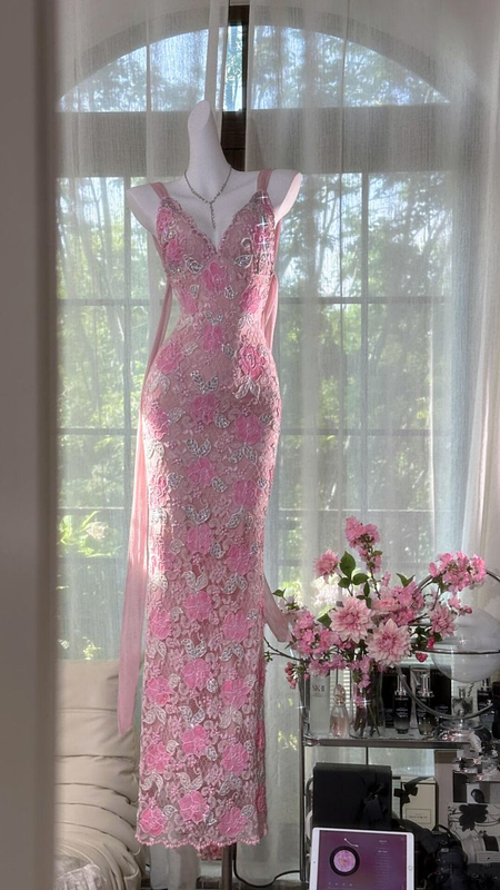 Pink lace halter-neck fitted bodycon long ball gown R6546