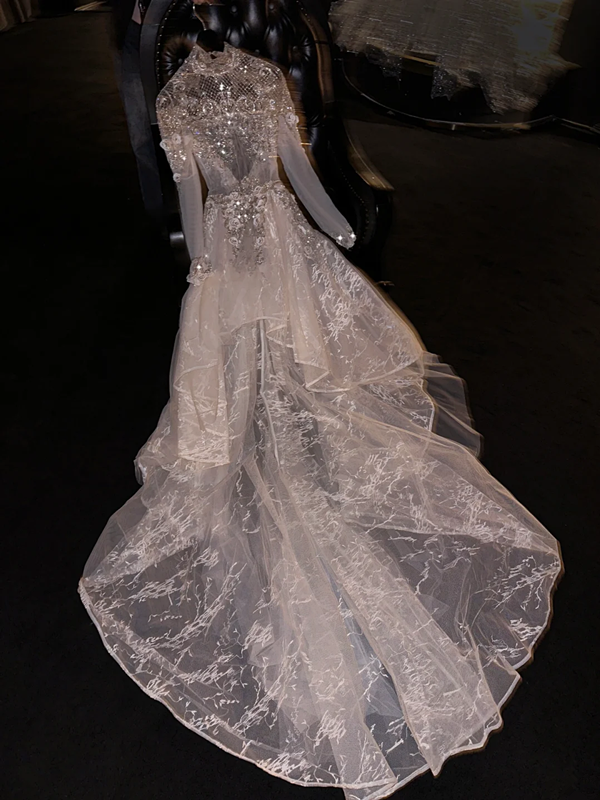 Light gold round neck long sleeve fitted waist long ball gown/bridal dress R8812