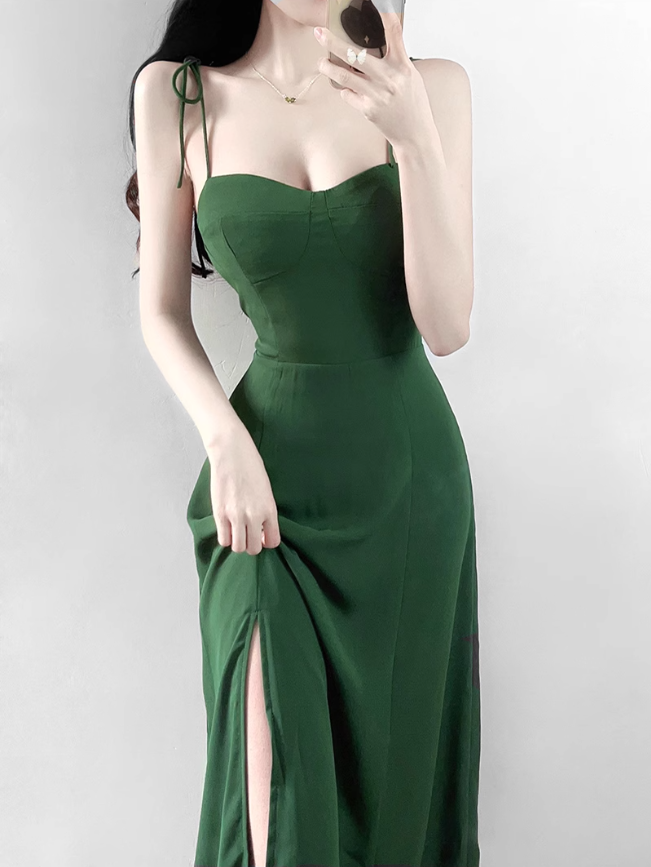 2025 Summer New Retro Temperament Sexy Green Holiday Seaside Suspender Dress R0952