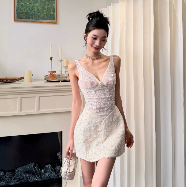 Elegant Light Ivory Sheath V-neck Embroidery Mini Birthday Dress Homecoming Dress RS319