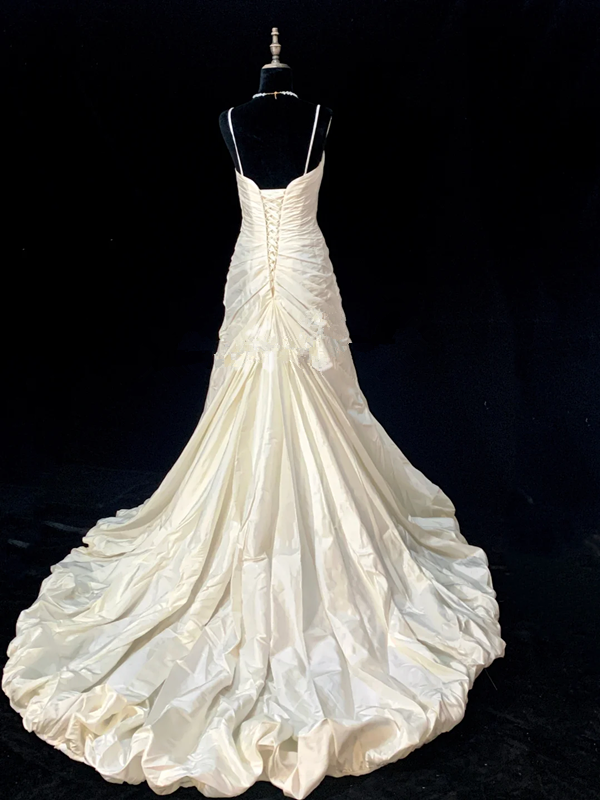 White halter-neck fitted bodycon long ball gown R8694