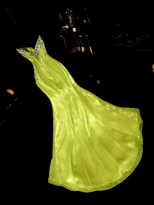 Yellow-green strapless, fitted, bodycon, mermaid-style long ball gown R6986