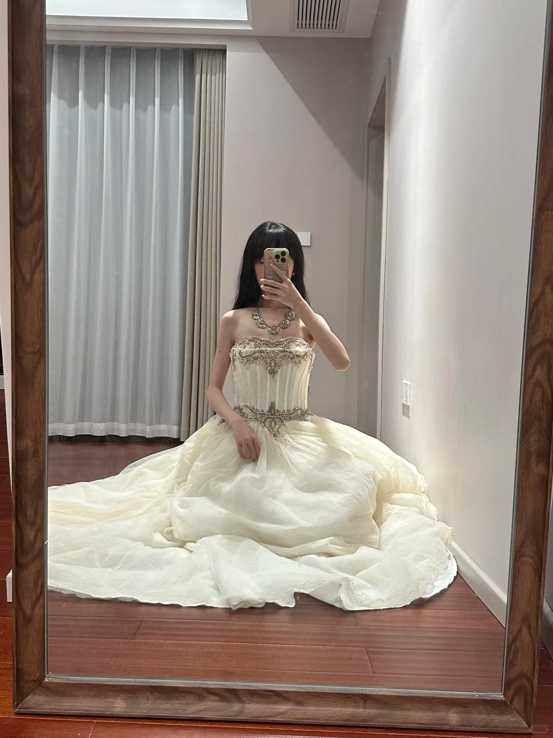White strapless fitted long ball gown/bridal dress R8843