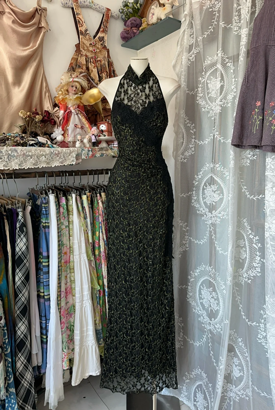 Black halter-neck sleeveless lace fitted long dress, ball gown R6307