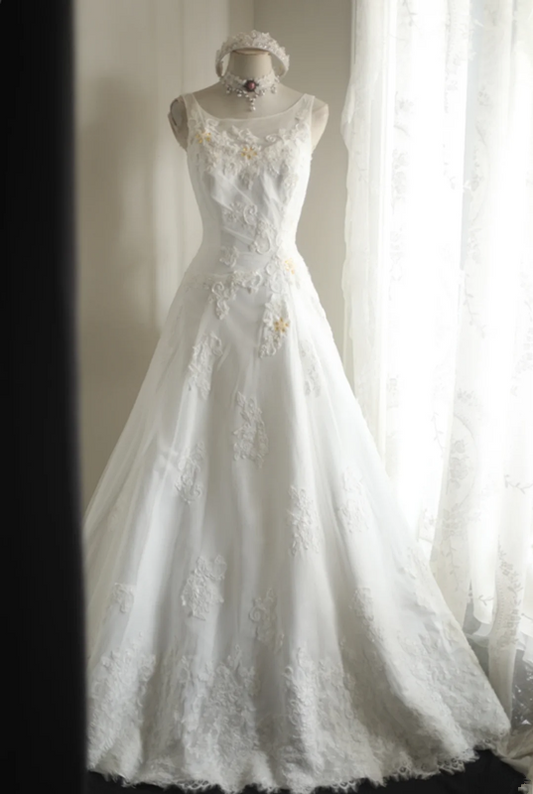 White sleeveless beaded fitted long ball gown/bridal dress R6826