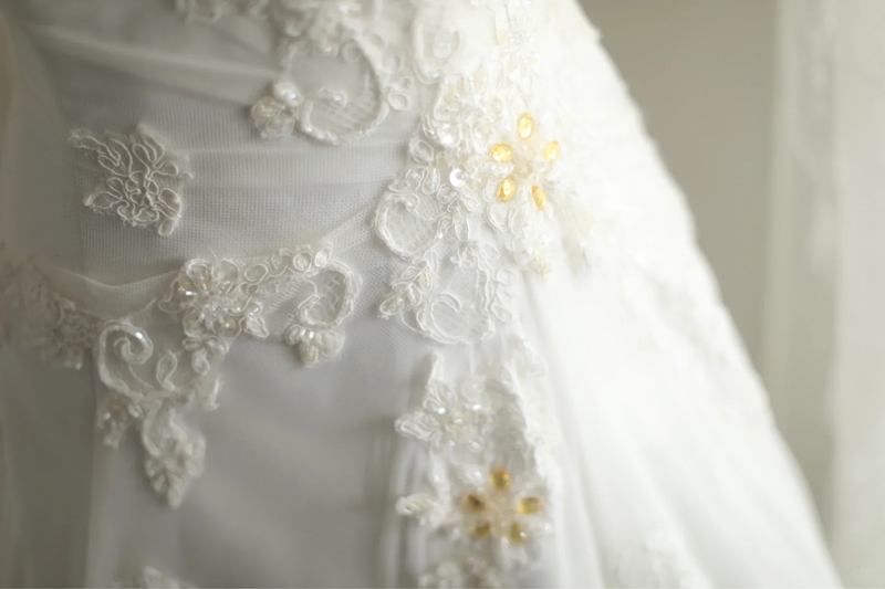 White sleeveless beaded fitted long ball gown/bridal dress R6826