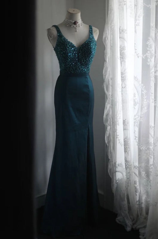 Dark green sequined halter-neck fitted long ball gown R6786