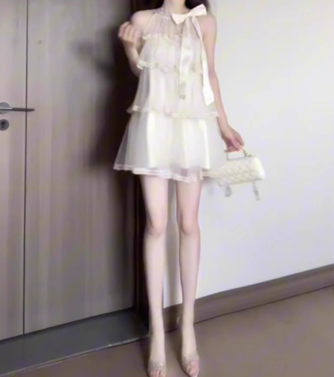 Sweet style sleeveless halter neck dress beautiful temperament puffy short skirt R0760