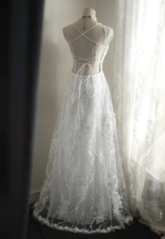 White halter-neck, fitted, backless, sexy long ball gown/bridal dress R6827