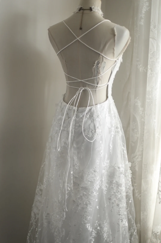 White halter-neck, fitted, backless, sexy long ball gown/bridal dress R6827