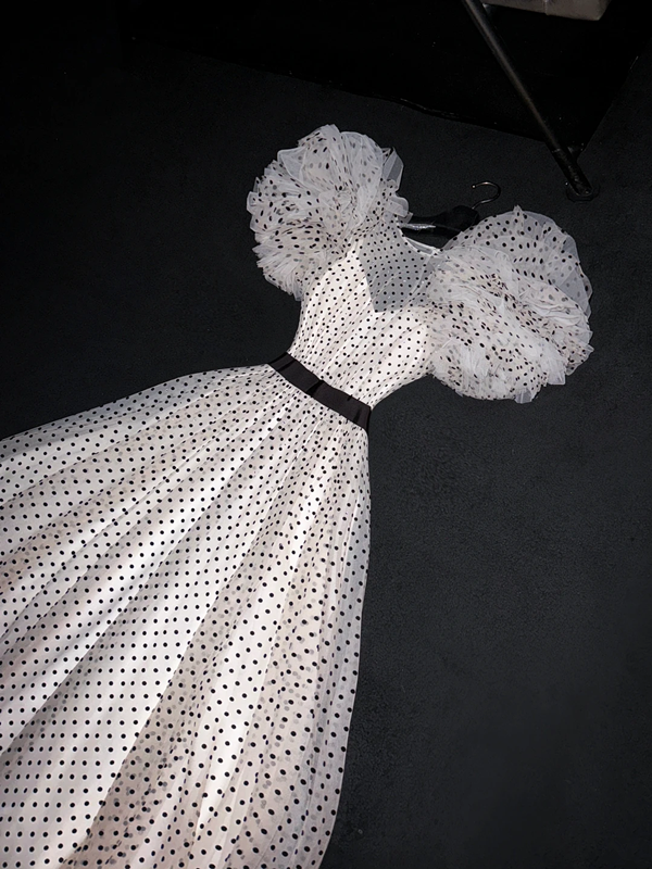 White polka dot puff sleeves, fitted waist, A-line skirt, long ball gown, bridal dress R8754