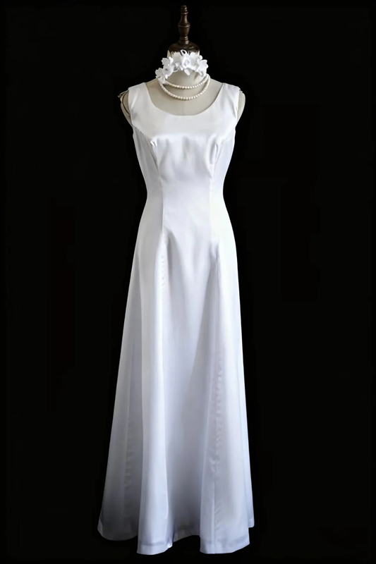 White sleeveless vintage-style fitted long ball gown R6748