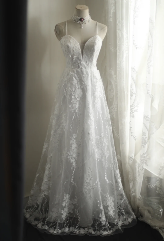 White halter-neck, fitted, backless, sexy long ball gown/bridal dress R6827