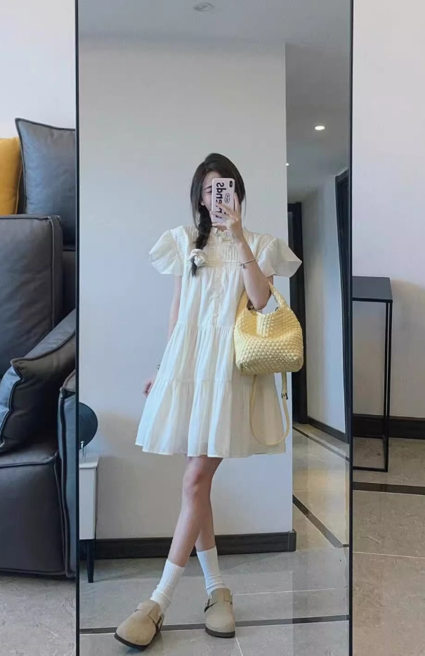Beautiful small flying sleeve dress new style temperament sweet A-line skirt small R0769