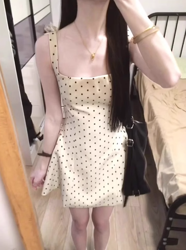 Gentle temperament polka dot suspender dress beautiful waist dress puffy skirt R0638