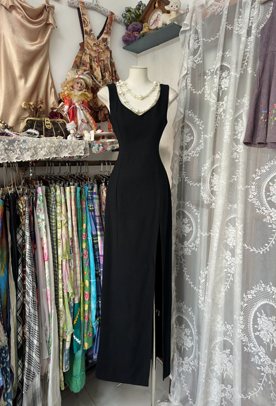 Black V-neck fitted long dress, ball gown R6309