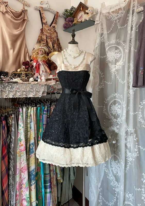 Tank top, fitted A-line lace mini skirt, ball gown R6269