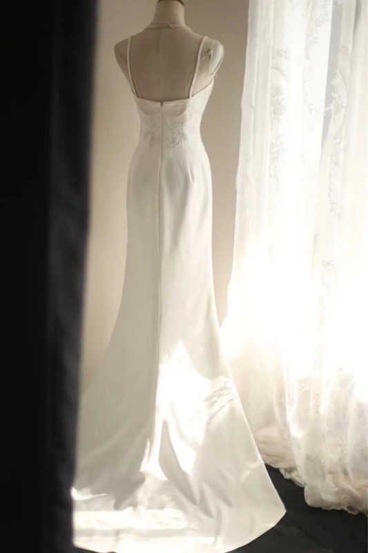 White halter-neck fitted long ball gown R6749