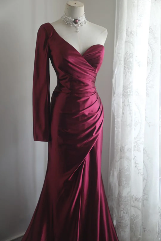 Deep red one-shoulder long-sleeved fitted satin ball gown, bridal dress R6828