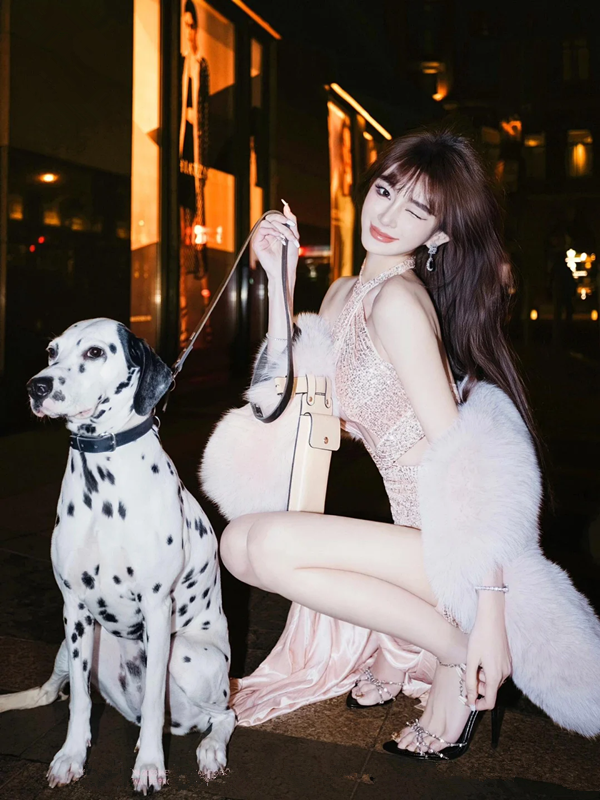 Pink Halter Neck Sequin-Embellished Cut-Out Waist Sexy High-Slit Floor-Length Prom Dress R7108