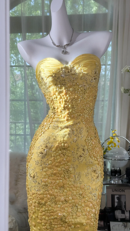 Yellow strapless fitted waist slim-fitting short ball gown R7663