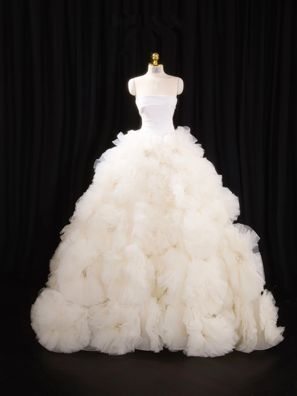 White strapless, fitted waist, full skirt, long ball gown, bridal dress R8905