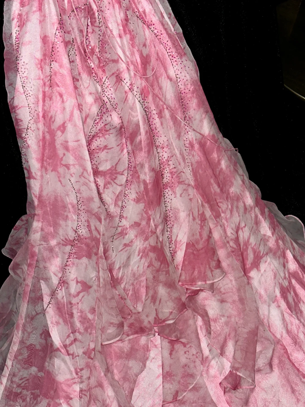 Pink floral print halter top, fitted waist, elegant long ball gown R6988